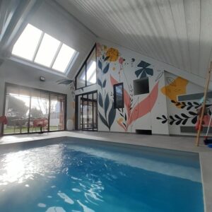 Projet de fresque sur le mur d'une piscine intérieure